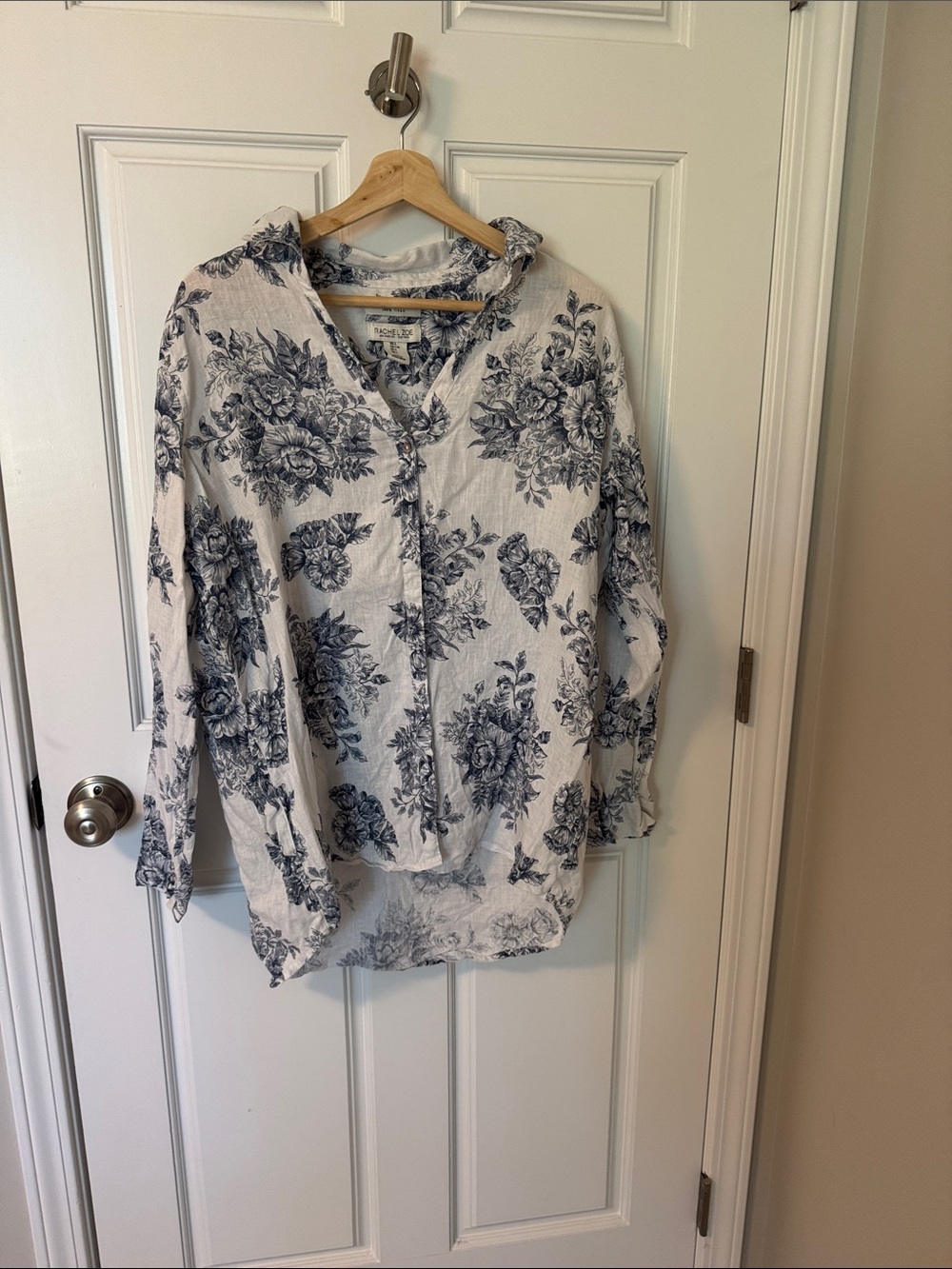 100% Linen Rachel Zoe White Button-Down Top with Navy Floral Print